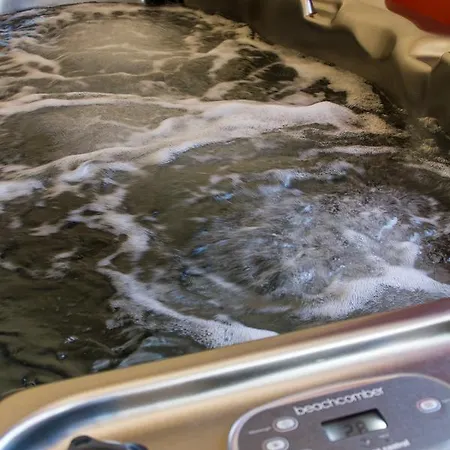 Le Puy Carmin - D'hotes Avec Jacuzzi 3*